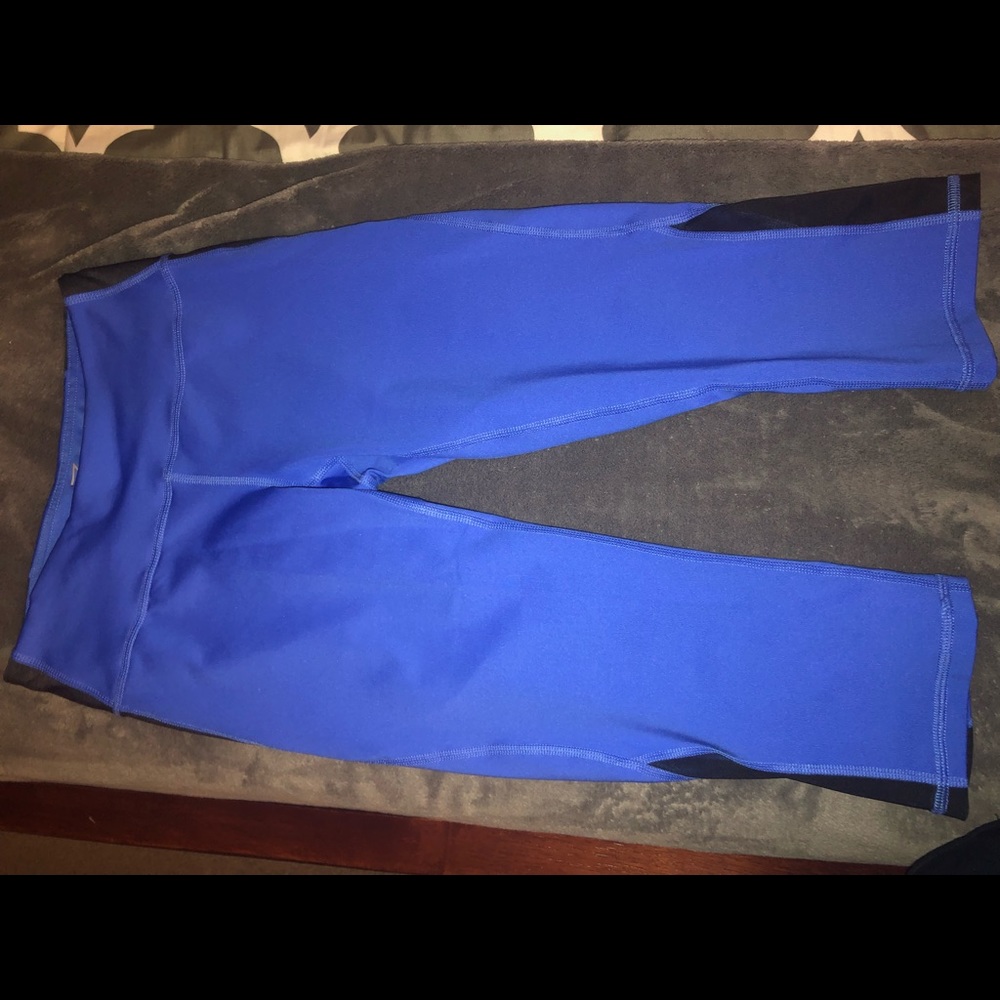 Zella workout cropped leggings. Size small. NWOT